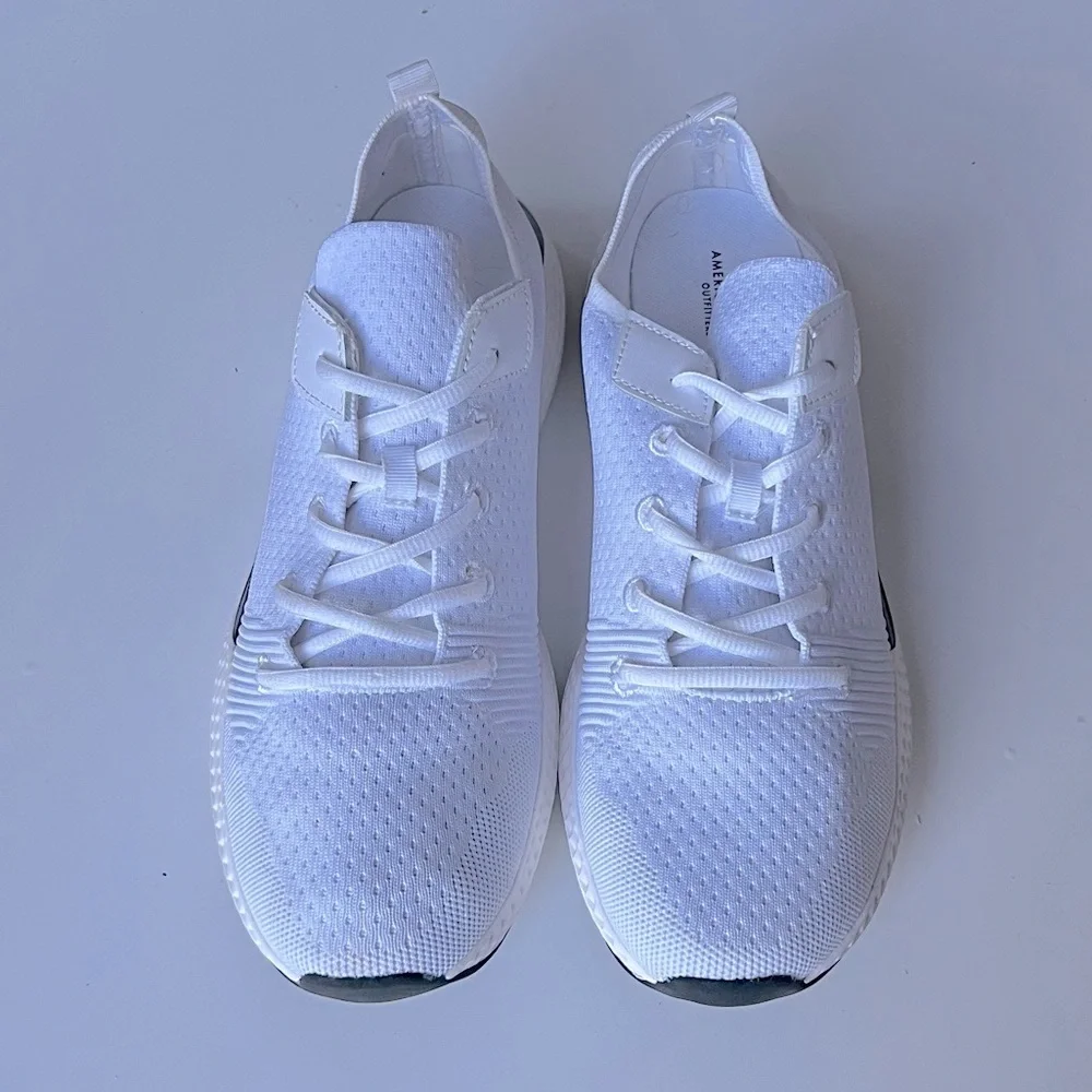 American Eagle Outfitters Men’s White Athletic Sneakers w black accents, Sz 11